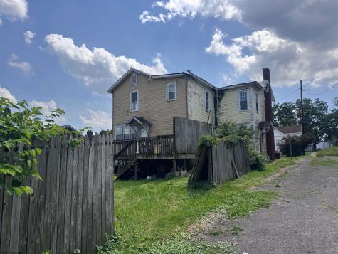 823 4th Street Fairmont WV 26554