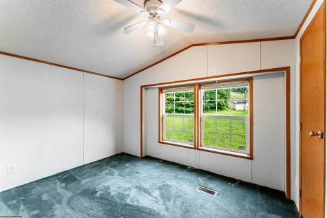 1676 Daybrook Road Fairview WV 26570