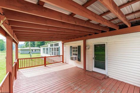 1676 Daybrook Road Fairview WV 26570