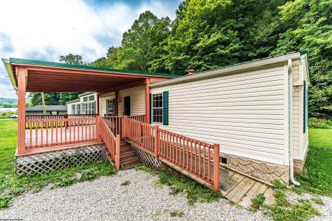 1676 Daybrook Road Fairview WV 26570