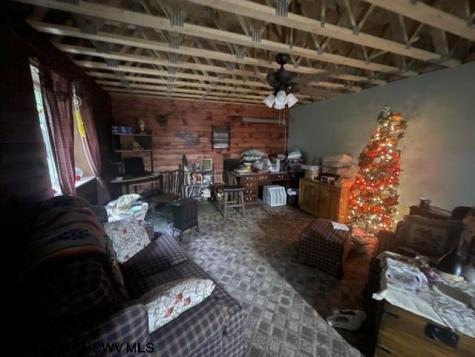 186 Joe Gibson Road Newburg WV 26410-8922