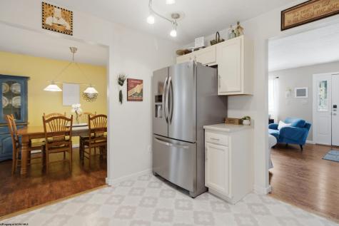 1541 Maple Lake Road Bridgeport WV 26330
