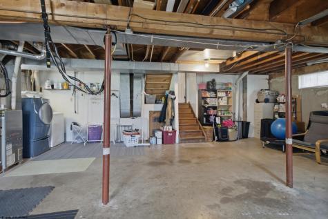 1541 Maple Lake Road Bridgeport WV 26330