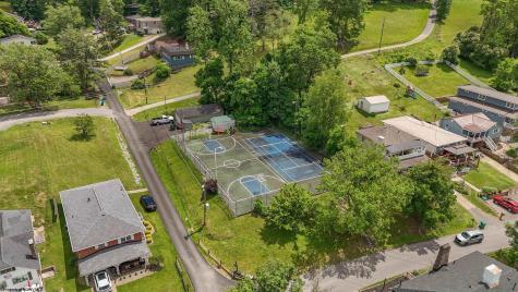 1541 Maple Lake Road Bridgeport WV 26330