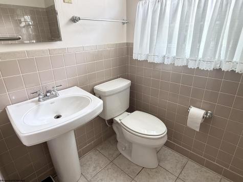813 Benoni Avenue Fairmont WV 26554