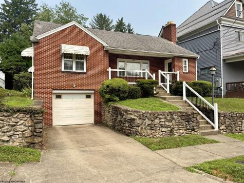813 Benoni Avenue Fairmont WV 26554
