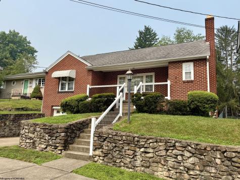 813 Benoni Avenue Fairmont WV 26554