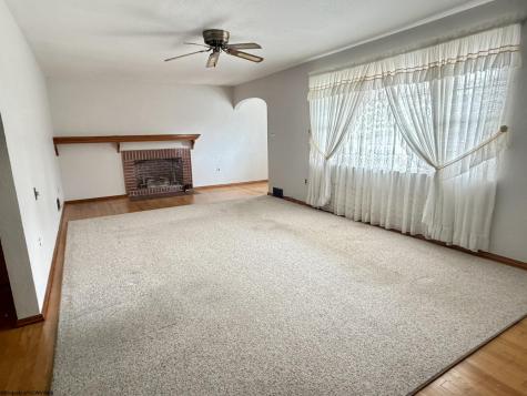 813 Benoni Avenue Fairmont WV 26554
