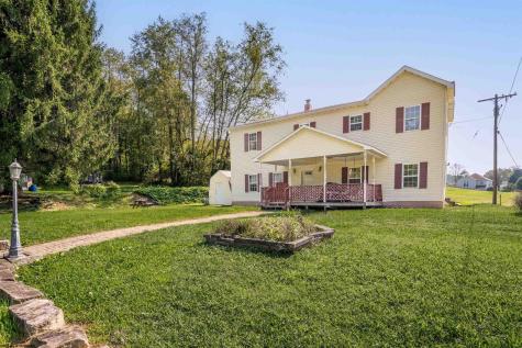 2833 Gladesville Road Independence WV 26374