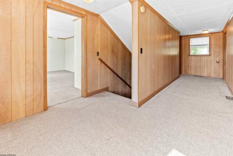 2833 Gladesville Road Independence WV 26374