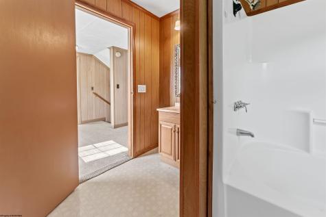 2833 Gladesville Road Independence WV 26374
