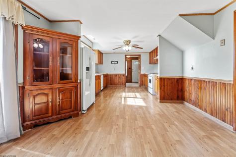 2833 Gladesville Road Independence WV 26374