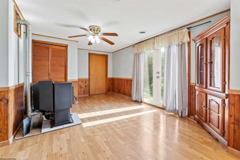 2833 Gladesville Road Independence WV 26374