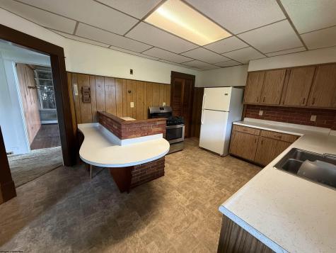 301 Seneca Street Westover WV 26501