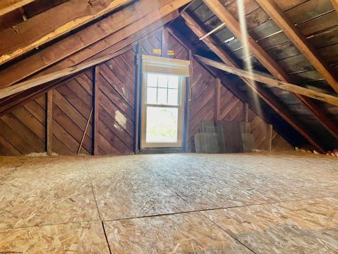 67 Gibson Avenue Masontown WV 26542