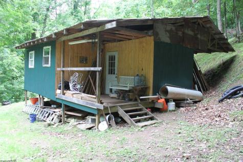 2495 Bergoo Road Bergoo WV 26298