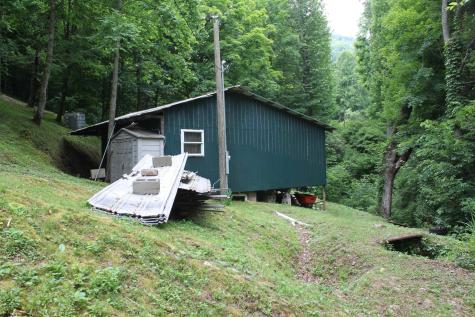 2495 Bergoo Road Bergoo WV 26298
