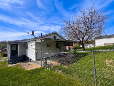 1823 N 21 Street Clarksburg WV 26301