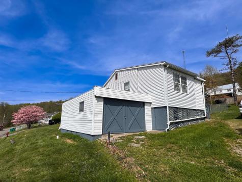 1823 N 21 Street Clarksburg WV 26301