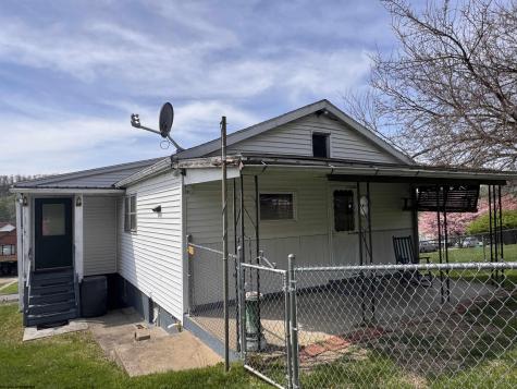 1823 N 21 Street Clarksburg WV 26301