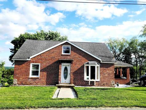 82 Pleasant Street Masontown WV 26542