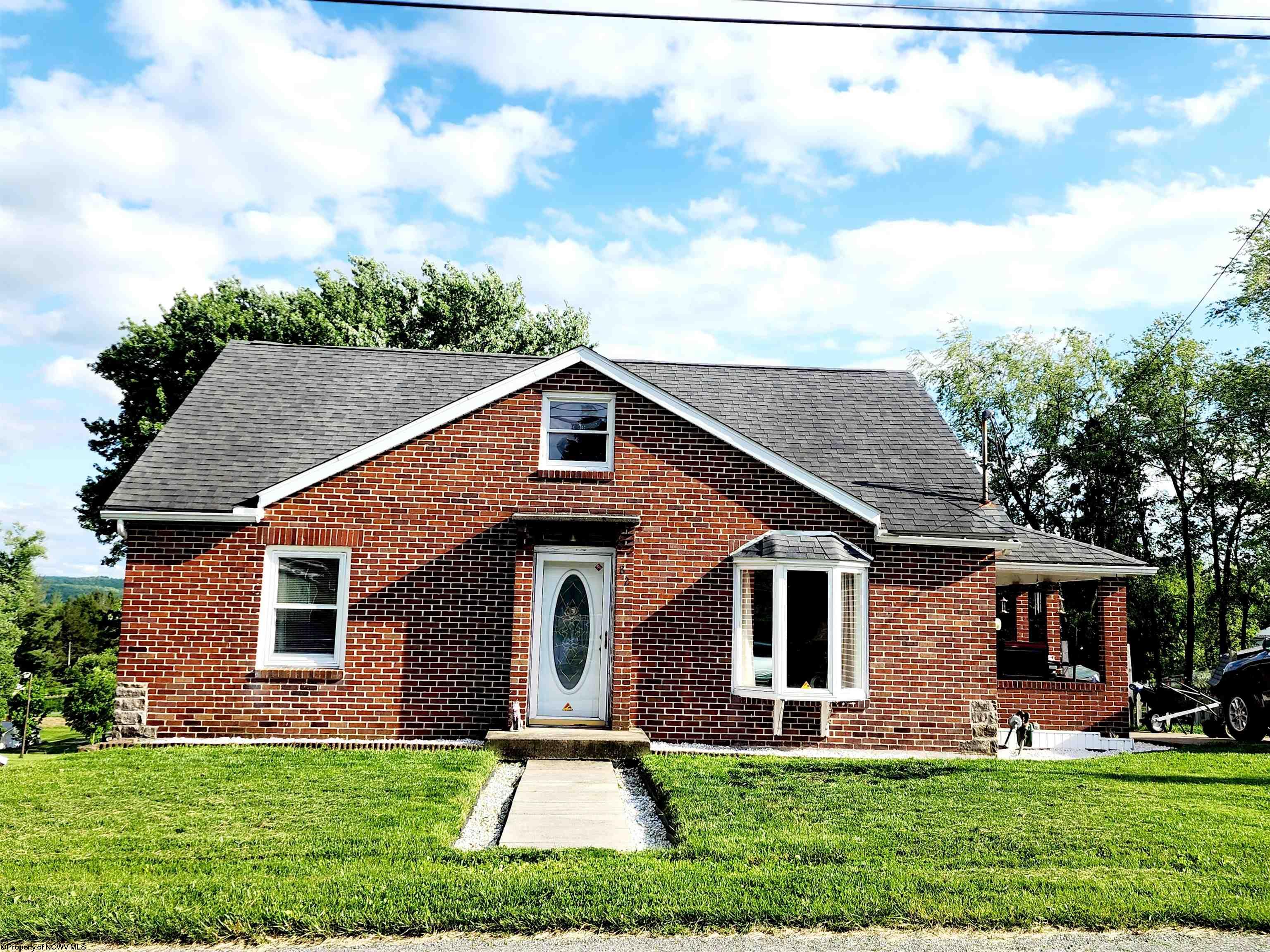 82 Pleasant Street Masontown WV 26542