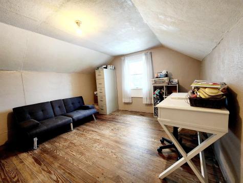 82 Pleasant Street Masontown WV 26542
