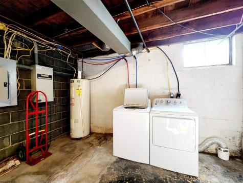 82 Pleasant Street Masontown WV 26542