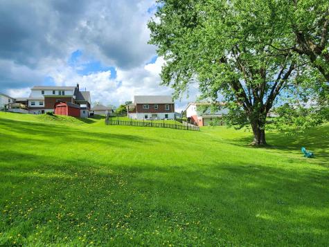 82 Pleasant Street Masontown WV 26542