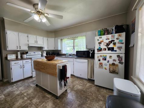 82 Pleasant Street Masontown WV 26542