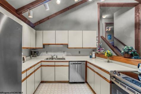1002 Goldenrod Drive Terra Alta WV 26764