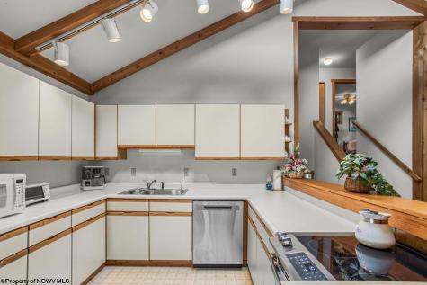 1002 Goldenrod Drive Terra Alta WV 26764