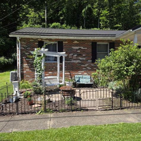 308 Cottage Avenue Weston WV 26452