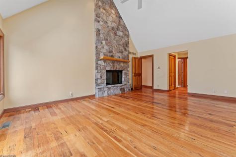 143 Hummingbird Lane Morgantown WV 26508