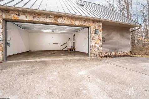 143 Hummingbird Lane Morgantown WV 26508