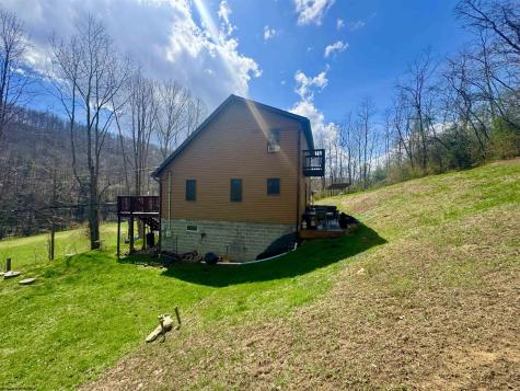 672 Buffalo Brink Road Mannington WV 26582