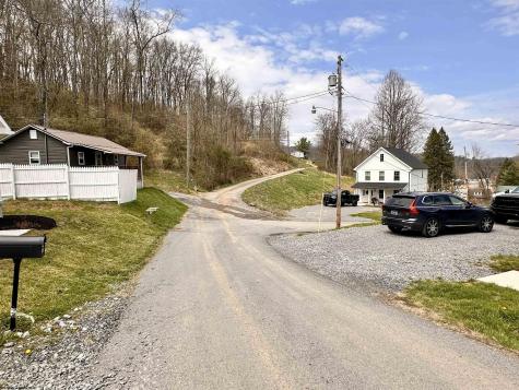 139 Montgomery Road Weston WV 26452