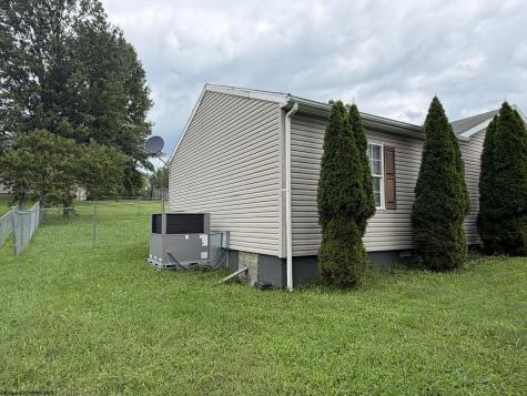 79 Fairfax Drive Bridgeport WV 26330
