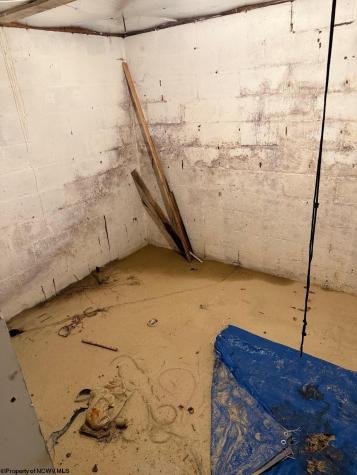 33 Flying Squares Drive Beverly WV 26253