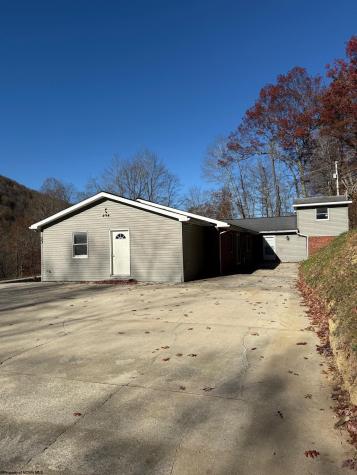 33 Flying Squares Drive Beverly WV 26253