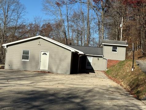 33 Flying Squares Drive Beverly WV 26253