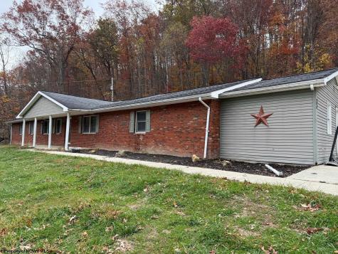 33 Flying Squares Drive Beverly WV 26253