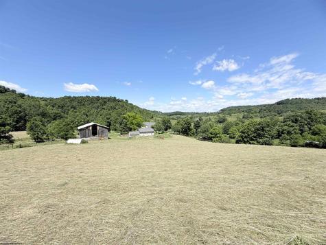 2924 Sinclair Road Moatsville WV 26405
