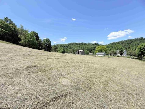 2924 Sinclair Road Moatsville WV 26405