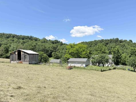2924 Sinclair Road Moatsville WV 26405