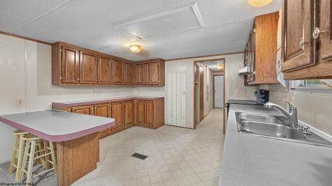 75 Hunters Pen Drive Weston WV 26452