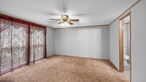 75 Hunters Pen Drive Weston WV 26452