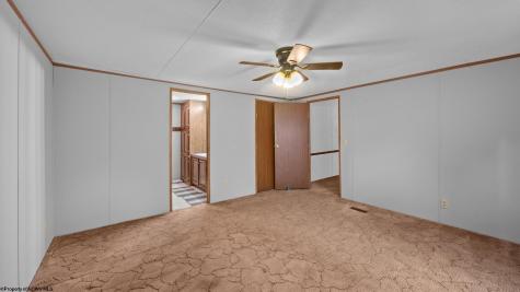 75 Hunters Pen Drive Weston WV 26452