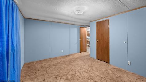 75 Hunters Pen Drive Weston WV 26452