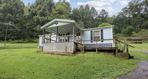 75 Hunters Pen Drive Weston WV 26452